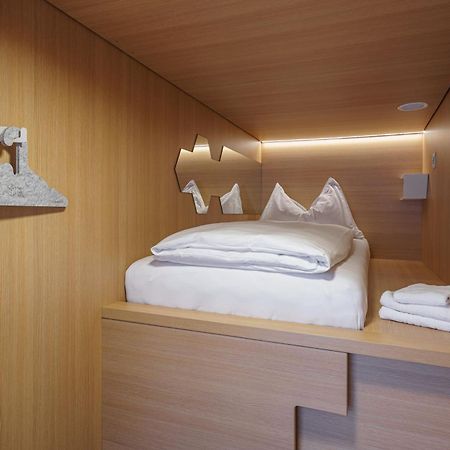 The Lab Capsule Hotel Thun Bagian luar foto