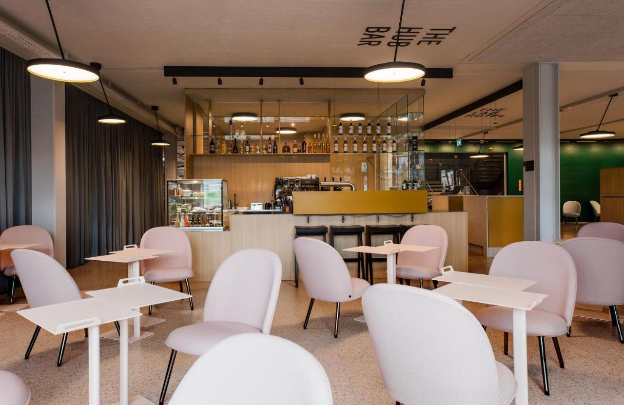 The Lab Capsule Hotel Thun Bagian luar foto
